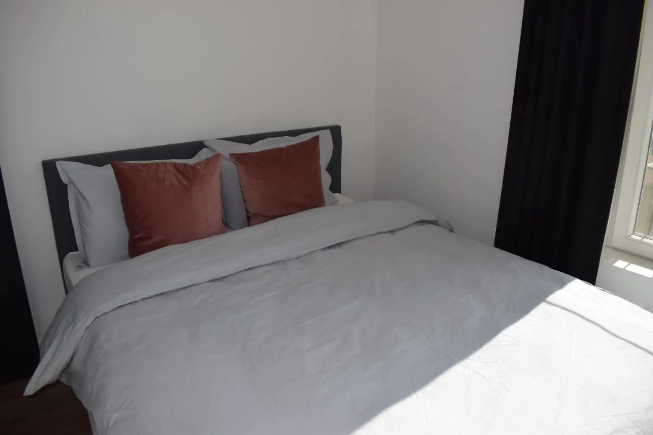 Large Penthouse - Private Parking - In A Beautiful Domain Apartment Antwerp