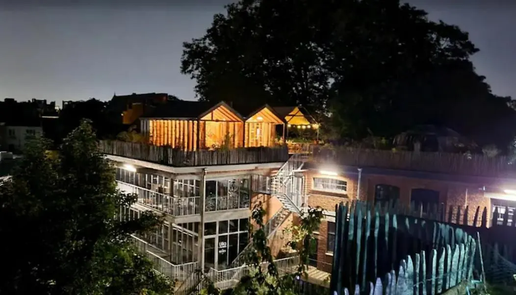 Large Penthouse - Private Parking - In A Beautiful Domain Apartment Antwerp