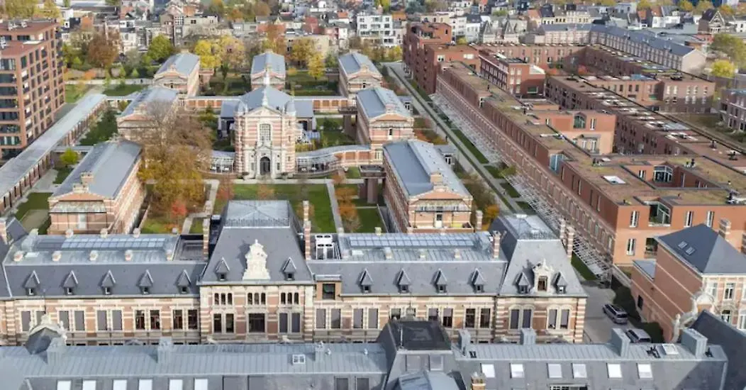 Large Penthouse - Private Parking - In A Beautiful Domain Apartment Antwerp
